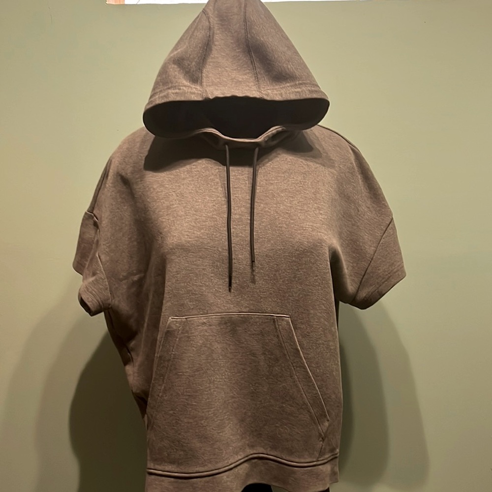 Core 10 Short Sleeve Hoodie
